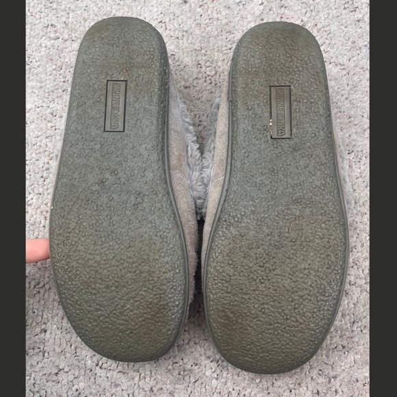 Classic Grey Leather Minnetonka Moccasin Style Faux Fur Slippers Women's Size 8 - Picture 7 of 8